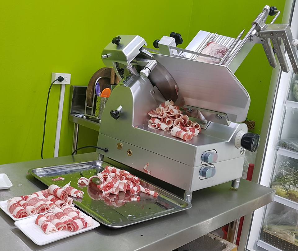 máy cắt thịt tự động